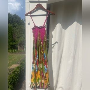 Vintage Carnival Fashions dress! So colorful. Perfect for your 90’s summer era!